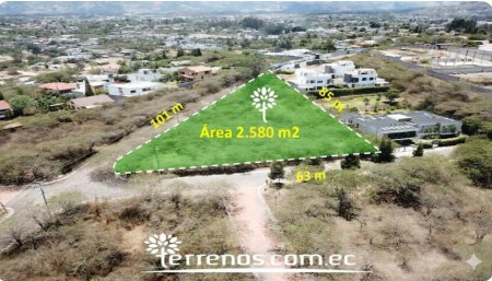 Venta de terreno 2.580 m2. Tumbaco, Urbanización Viña del Río dentro de La Viña