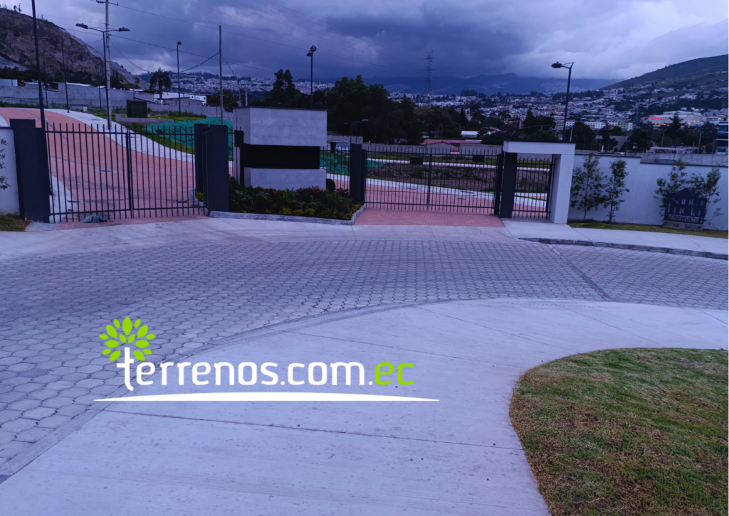 Vista adicional de terreno en venta en Pomasqui, Quito, Pichincha