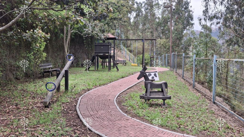 Vista adicional de terreno en venta en Cumbayá, Quito, Pichincha