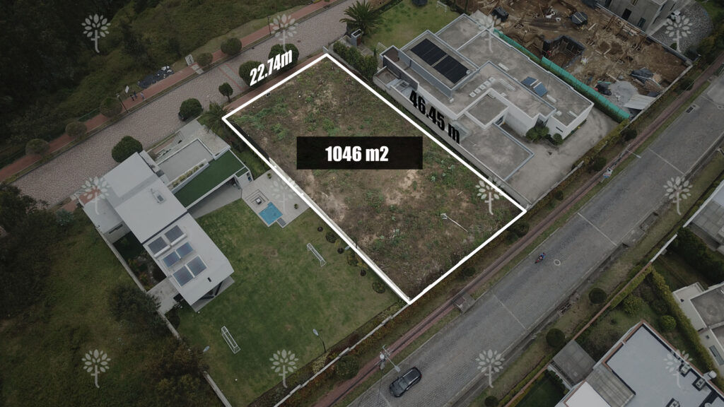 Vista adicional de terreno en venta en Cumbayá, Quito, Pichincha