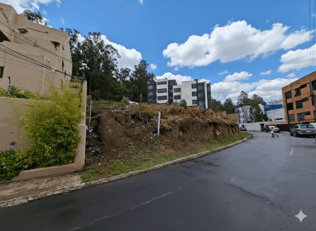 Vista adicional de terreno en venta en El Bosque, Quito, Pichincha