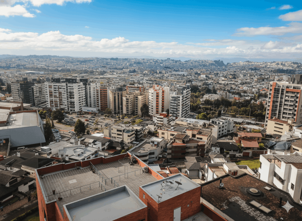 Vista adicional de terreno en venta en El Bosque, Quito, Pichincha
