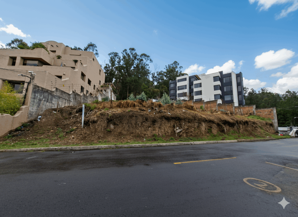 Vista adicional de terreno en venta en El Bosque, Quito, Pichincha