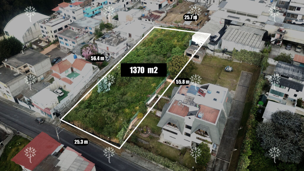 Vista adicional de terreno en venta en Quito, Pichincha