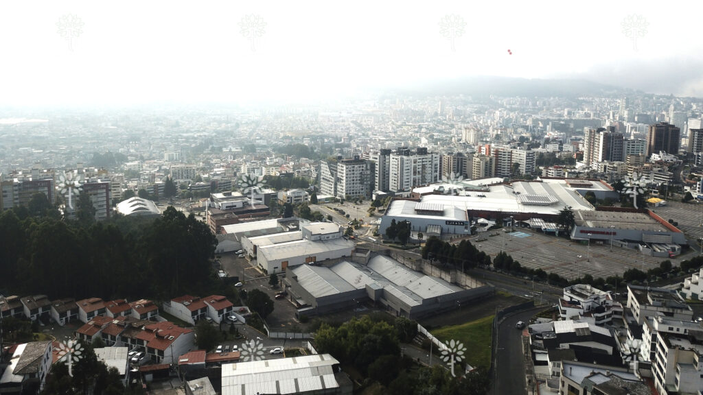 Vista adicional de terreno en venta en Quito, Pichincha