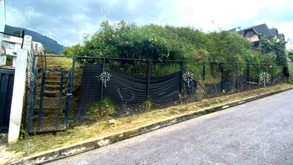 Vista adicional de terreno en venta en Quito, Pichincha