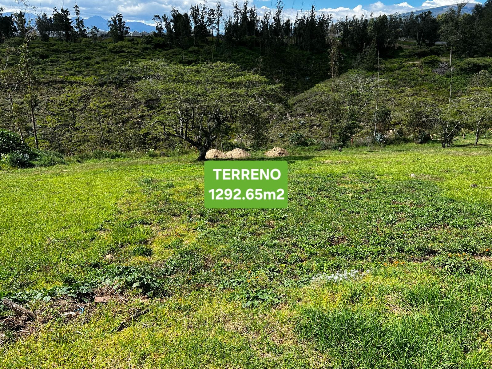 Vista adicional de terreno en venta en Checa, Quito, Pichincha