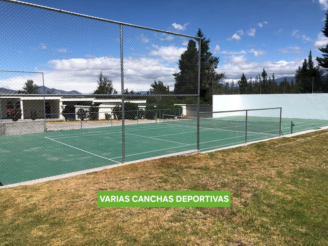 Vista adicional de terreno en venta en Checa, Quito, Pichincha