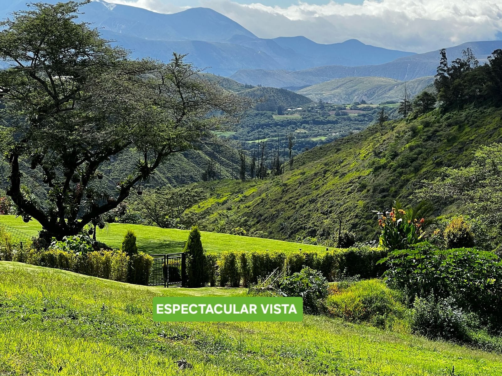 Vista adicional de terreno en venta en Checa, Quito, Pichincha