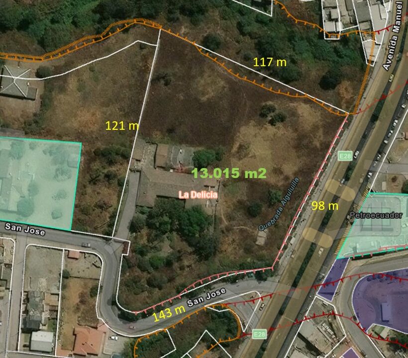 Terreno en venta de 13.015 m² sobre Av. Manuel Córdova Galarza – Pomasqui