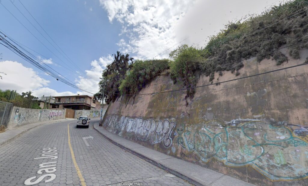 Vista adicional de terreno en venta en Quito, Pichincha