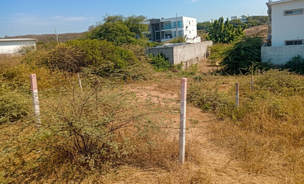 Vista adicional de terreno en venta en Punta Blanca, Santa Elena