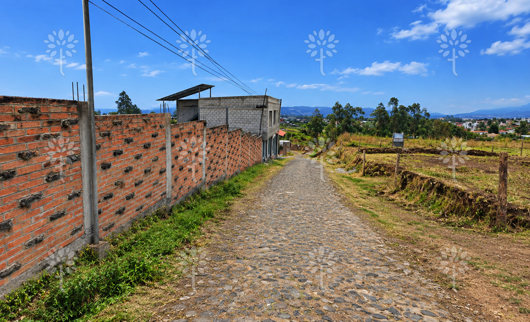 Vista adicional de terreno en venta en Yaruqui, Quito, Pichincha