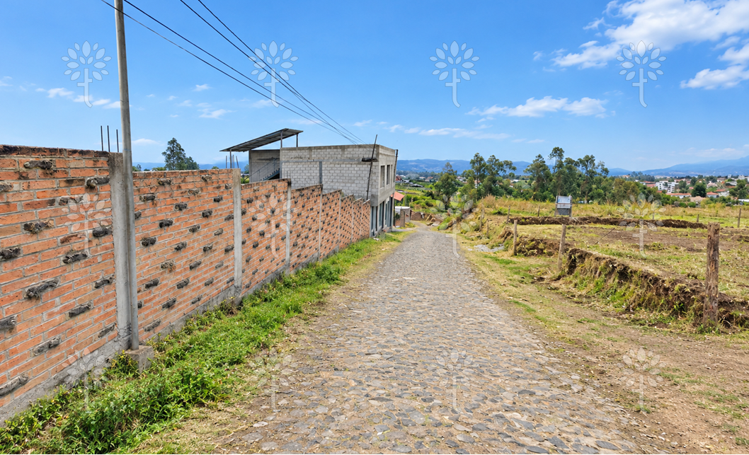 Vista adicional de terreno en venta en Yaruqui, Quito, Pichincha