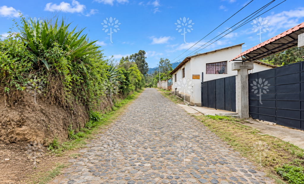 Vista adicional de terreno en venta en Yaruqui, Quito, Pichincha